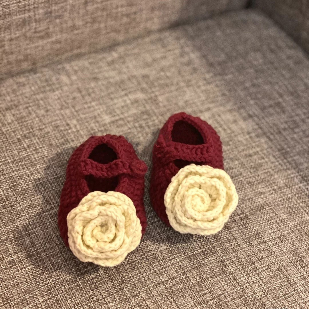 Fashion Baby Shoes Crochet Set For Photograph